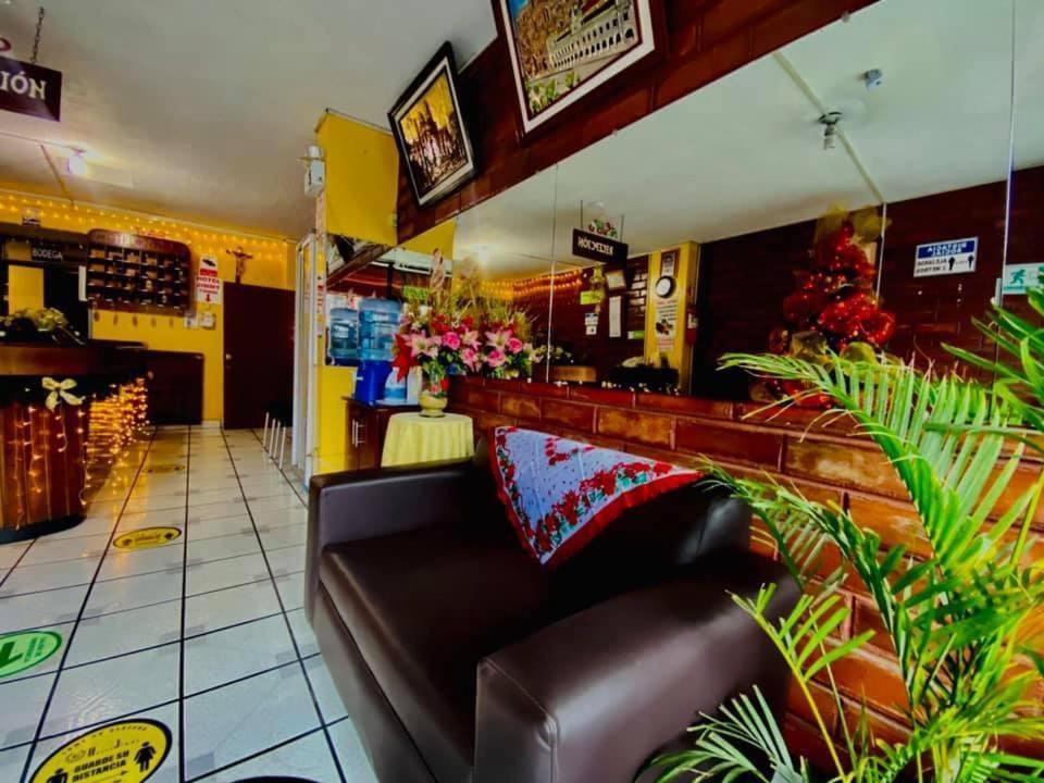 Hotel Jimmy Latacunga ลาตาคุงกา ภายนอก รูปภาพ